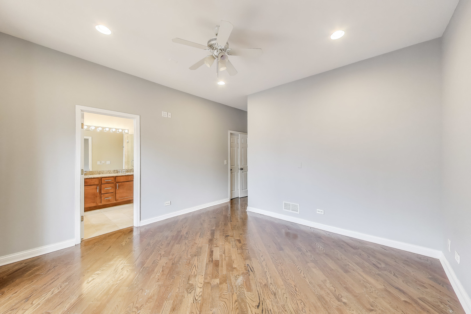 2812 W CHICAGO Avenue Unit: 2