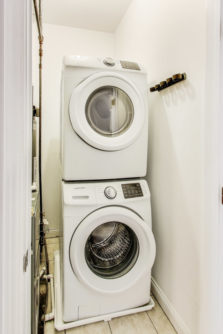 2812 W CHICAGO Avenue Unit: 2