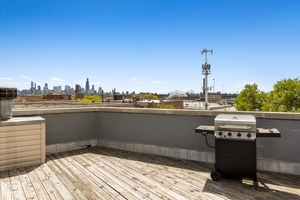 2812 W CHICAGO Avenue Unit: 2