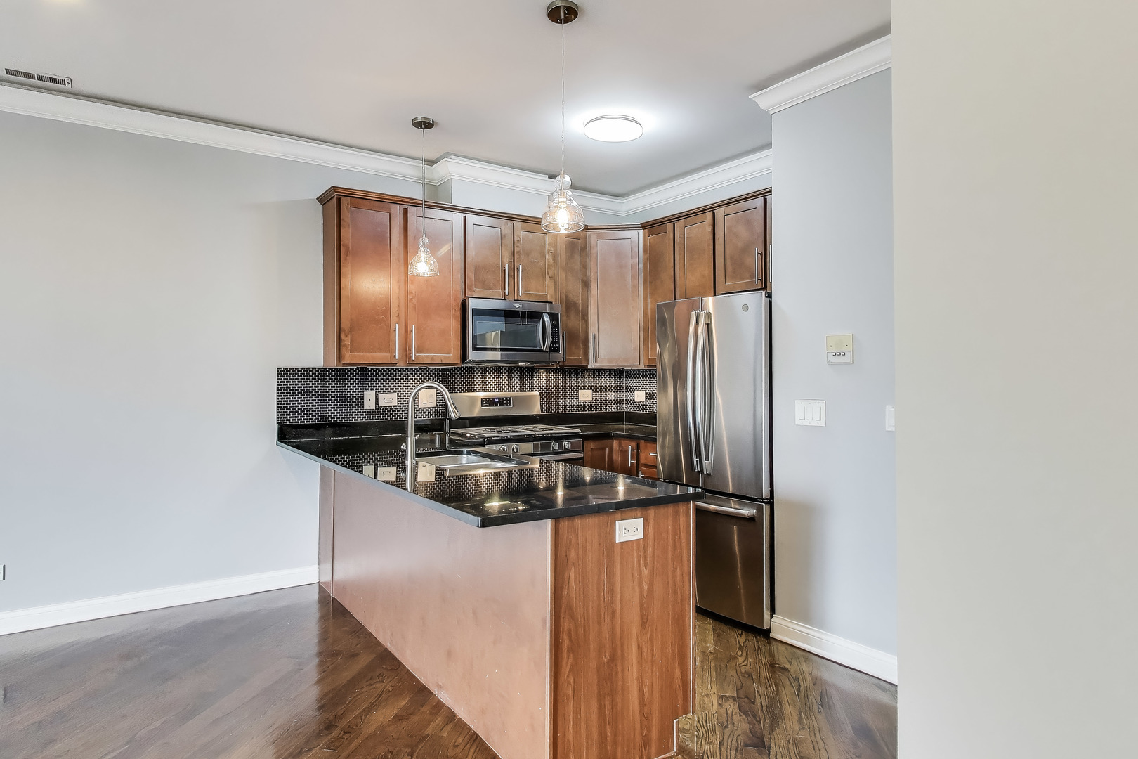 2812 W CHICAGO Avenue Unit: 2