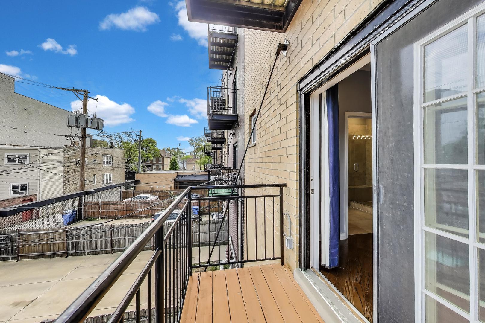 2812 W CHICAGO Avenue Unit: 2
