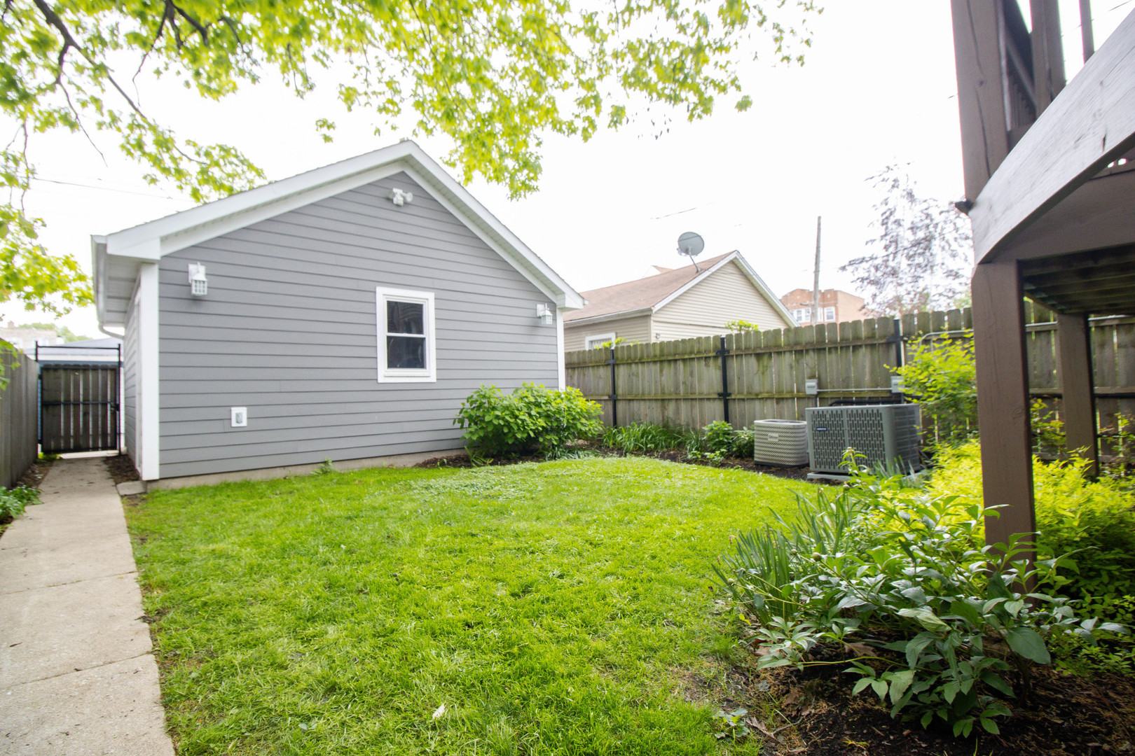 3645 W Wrightwood Avenue