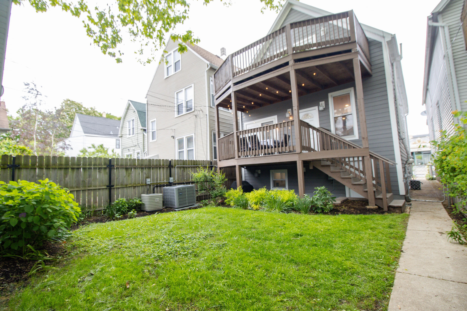 3645 W Wrightwood Avenue