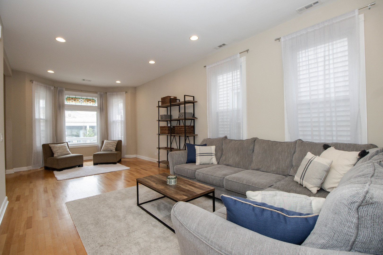 3645 W Wrightwood Avenue