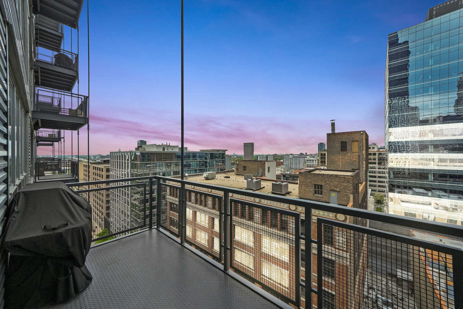 565 W Quincy Street Unit: 1306