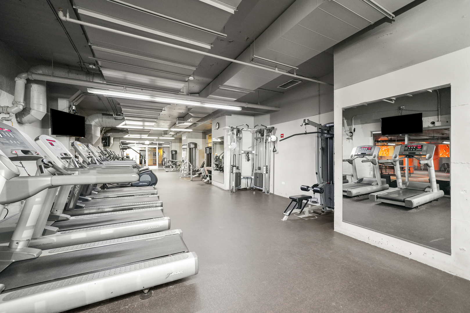 565 W Quincy Street Unit: 1306