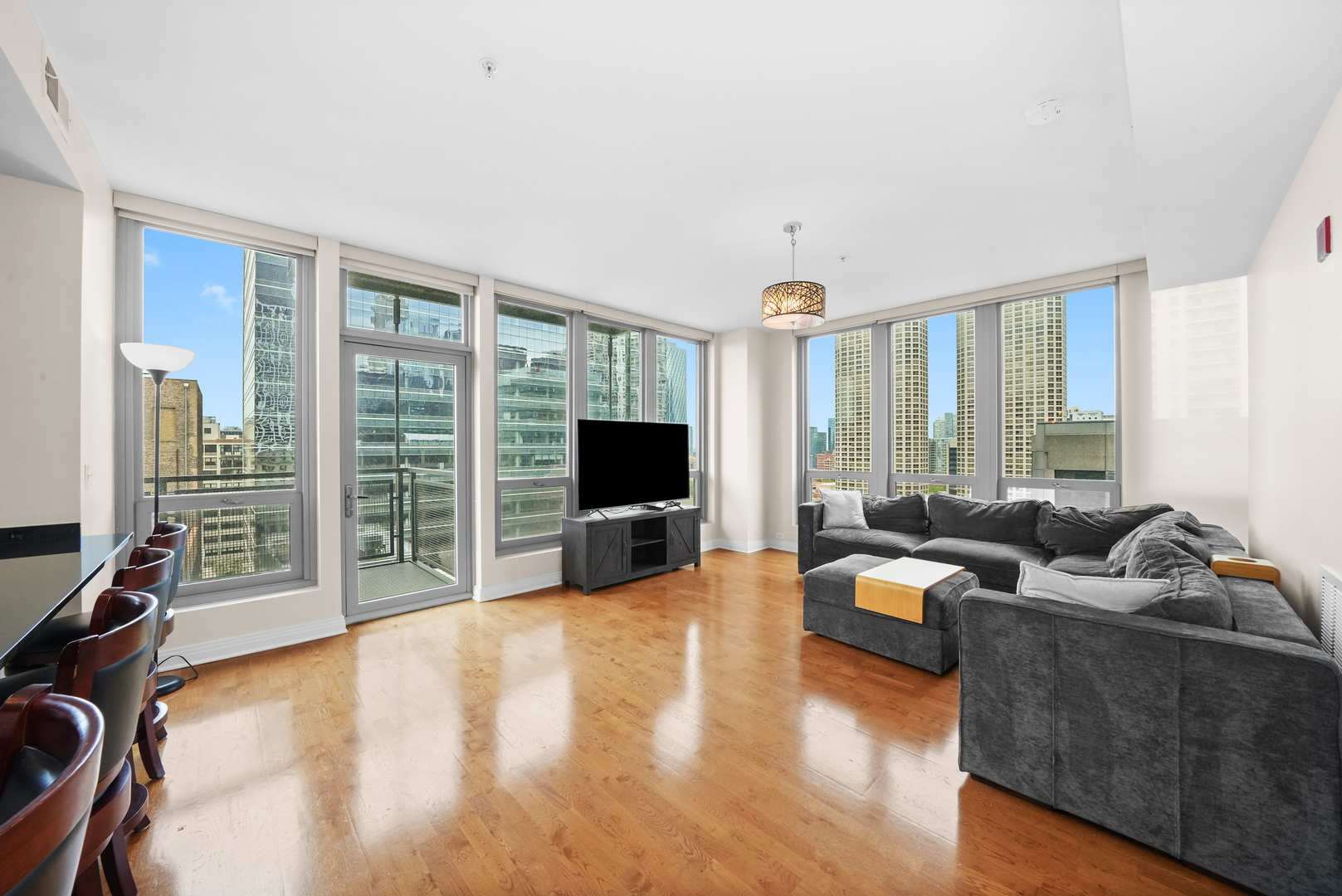 565 W Quincy Street Unit: 1306