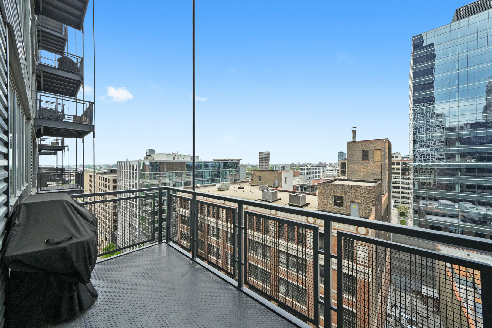 565 W Quincy Street Unit: 1306