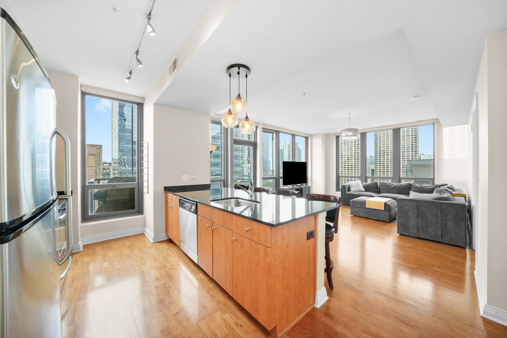565 W Quincy Street Unit: 1306