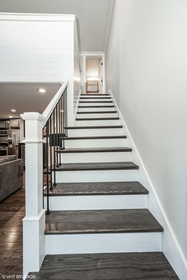 2350 N Kedzie Avenue Unit: F