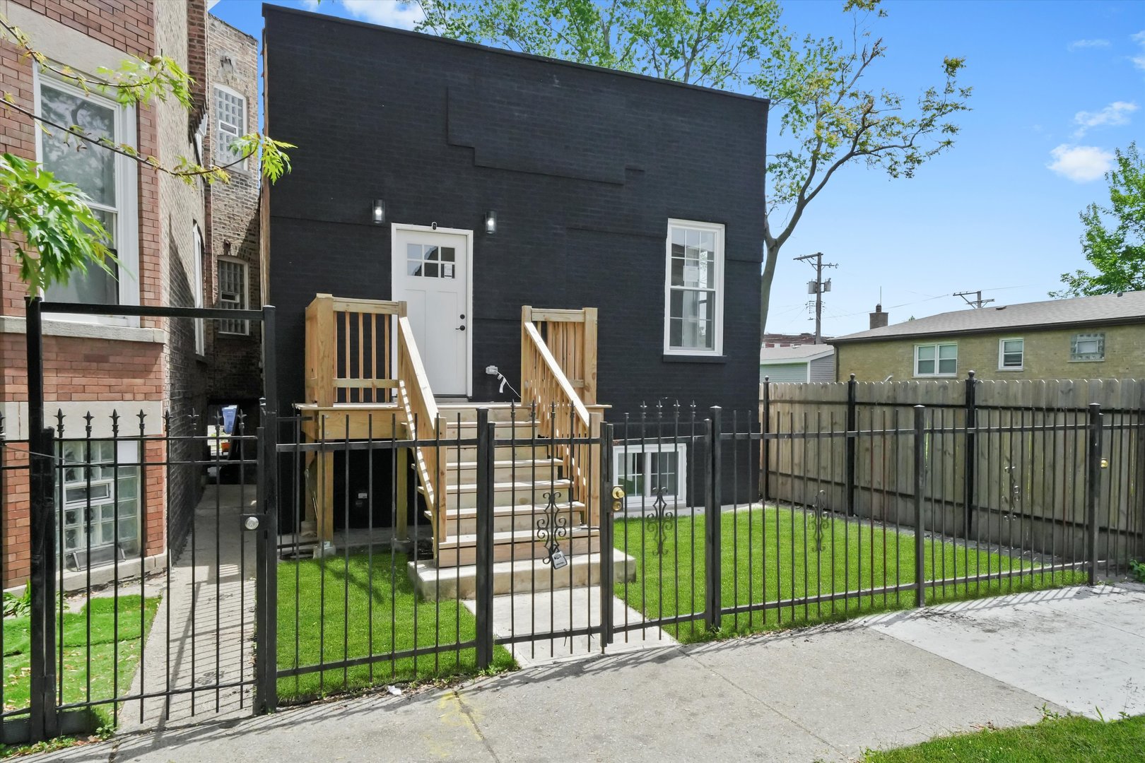 831 N Lawndale Avenue