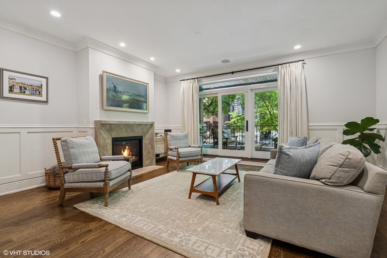 843 W Buckingham Place Unit: 1W