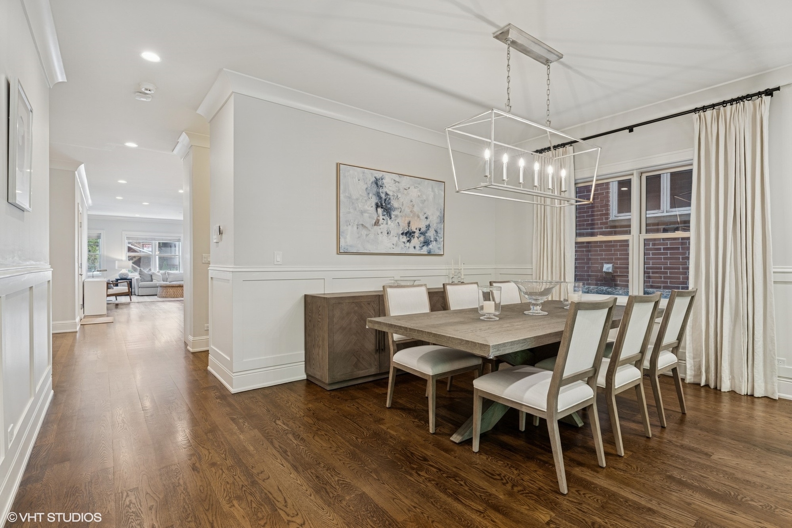 843 W Buckingham Place Unit: 1W