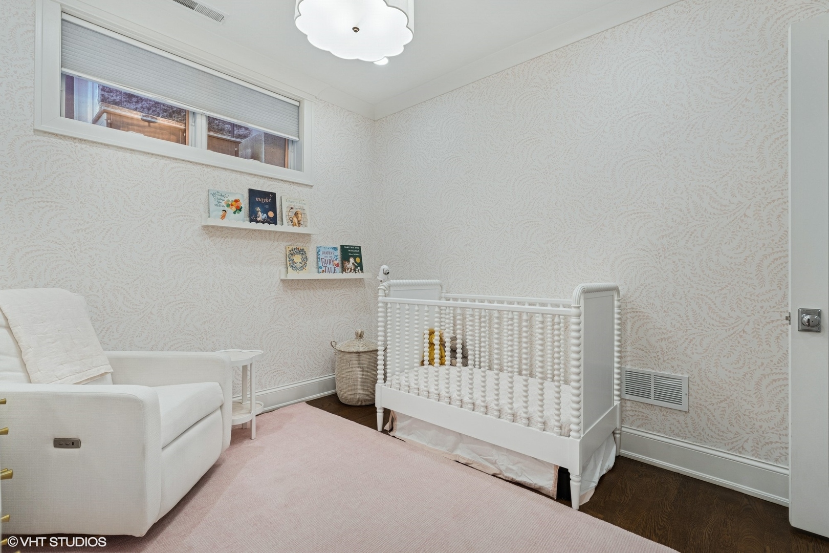 843 W Buckingham Place Unit: 1W