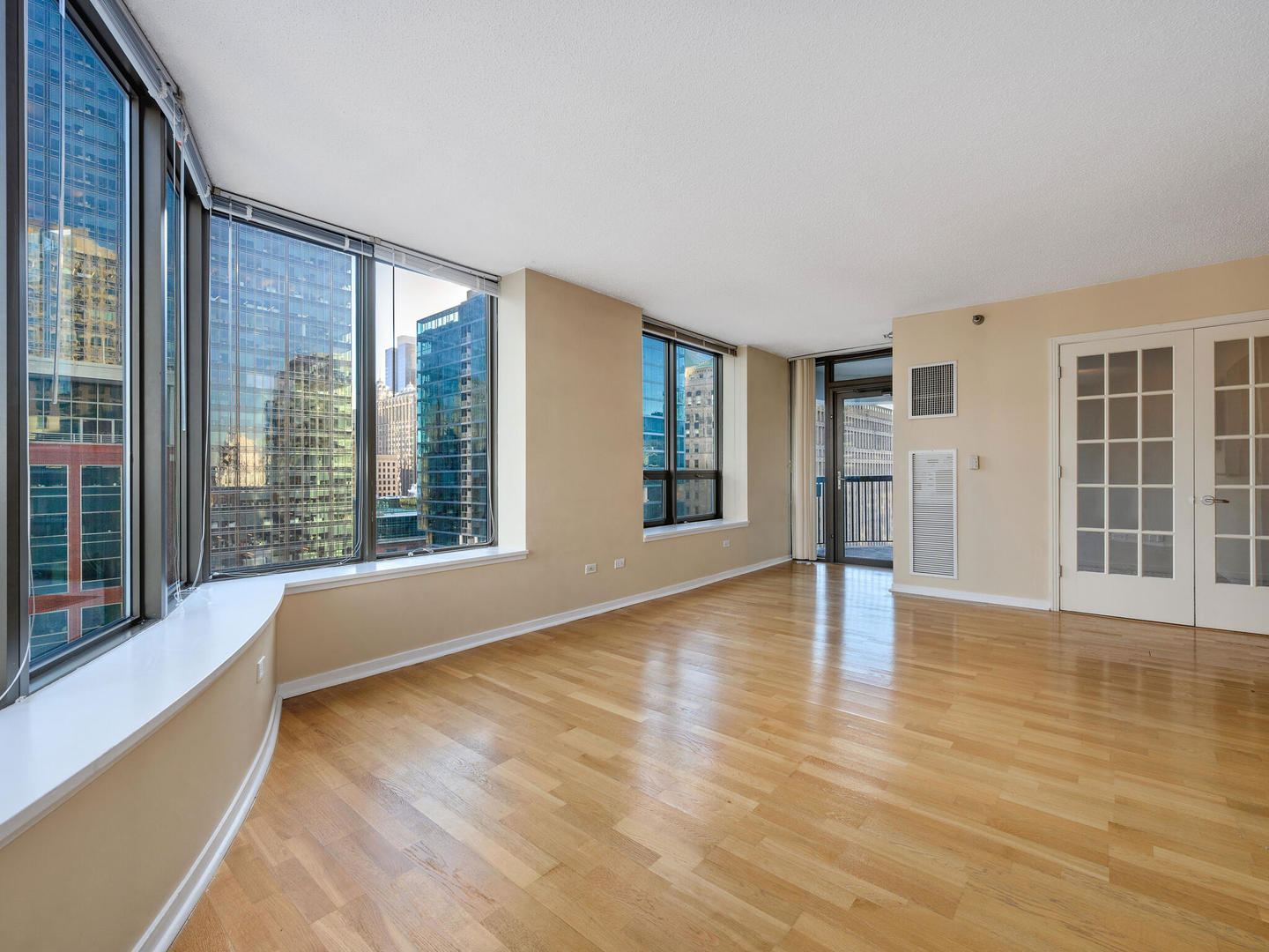 400 N La Salle Drive Unit: 1905