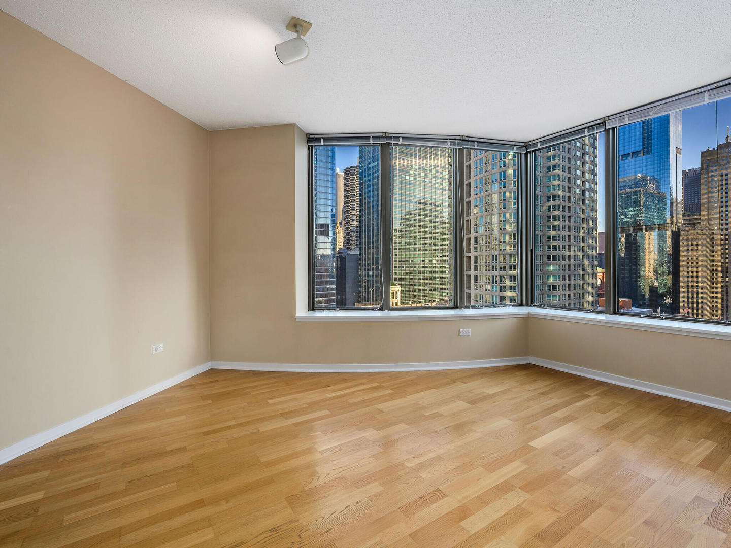 400 N La Salle Drive Unit: 1905