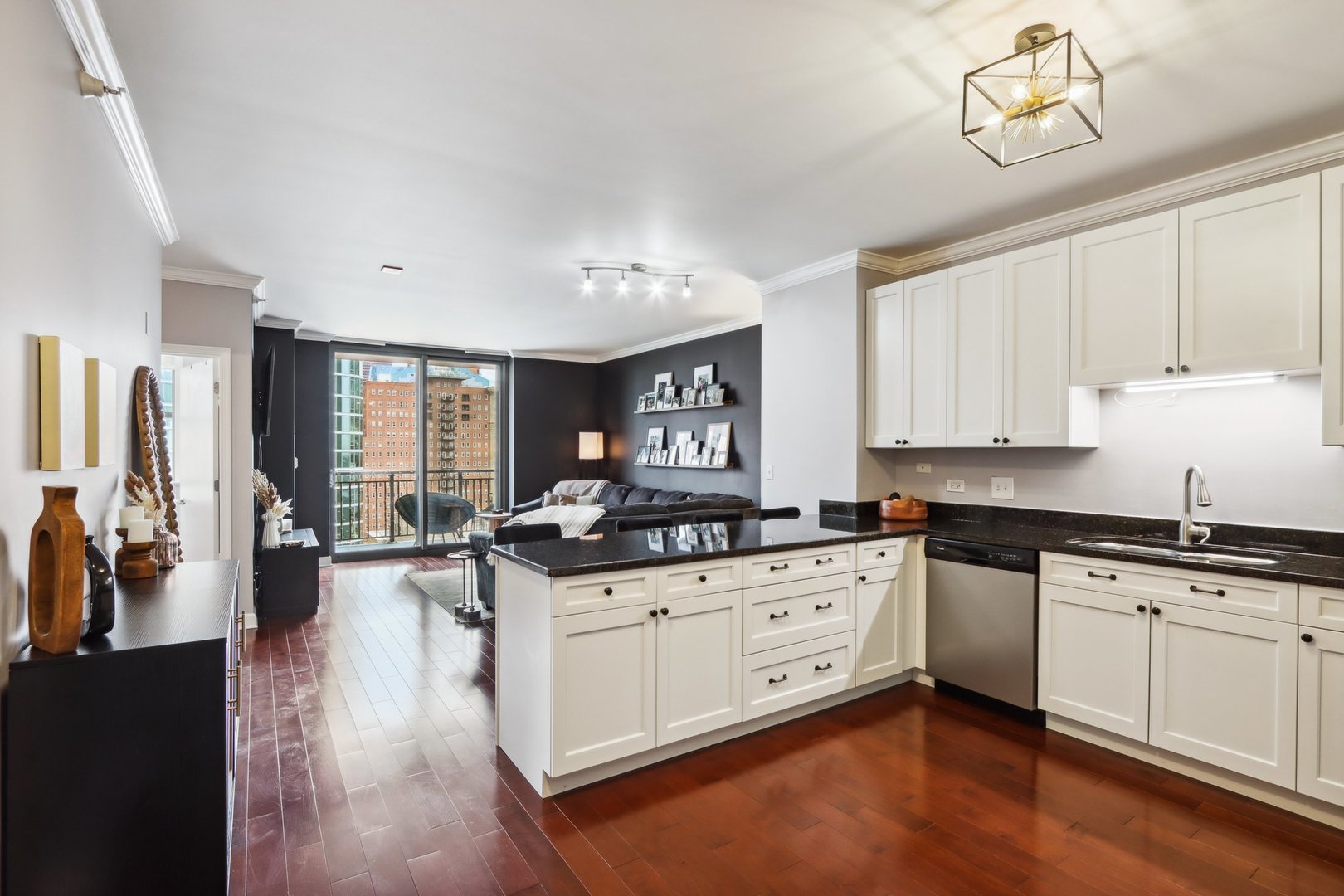 1101 S State Street Unit: 1402