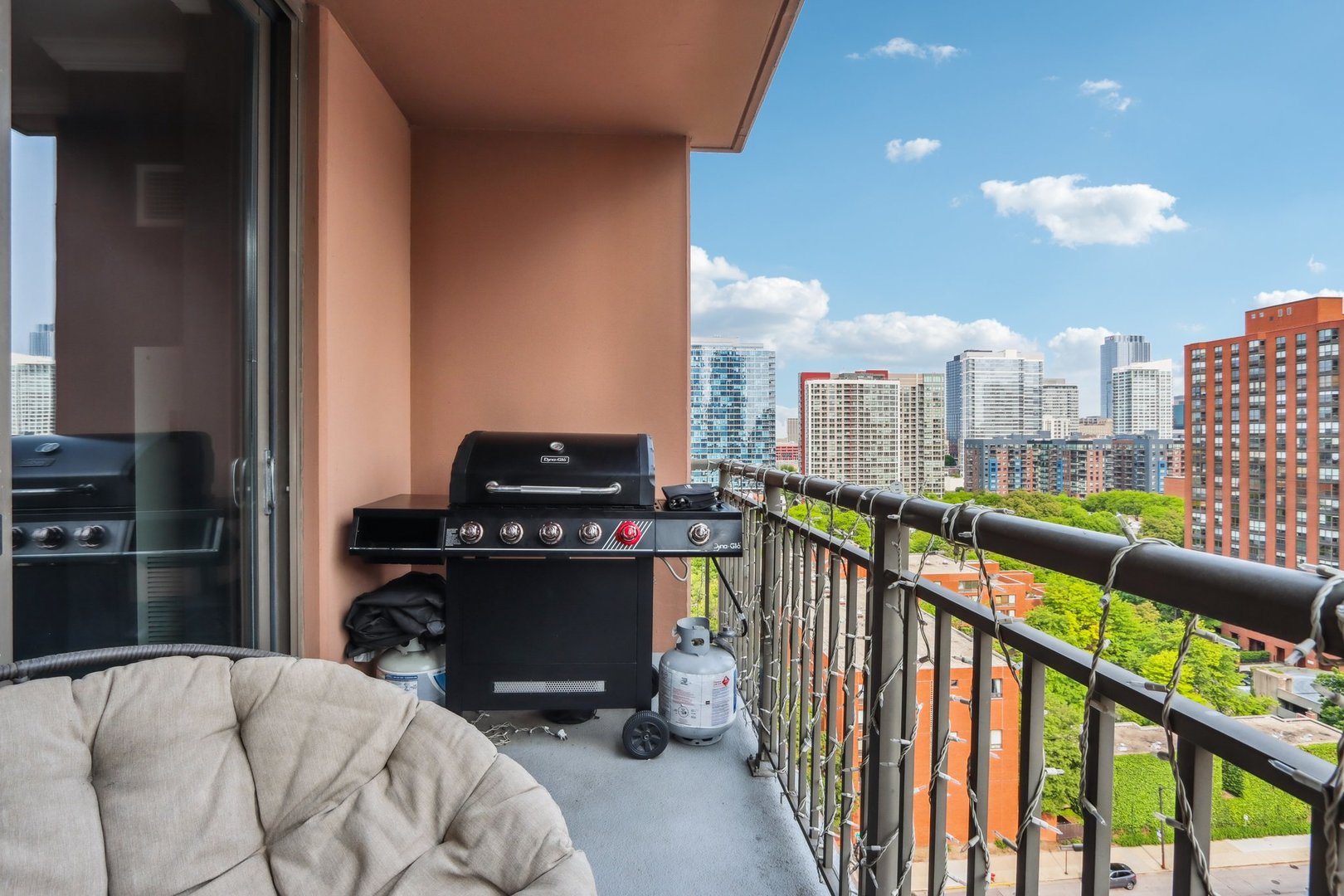 1101 S State Street Unit: 1402