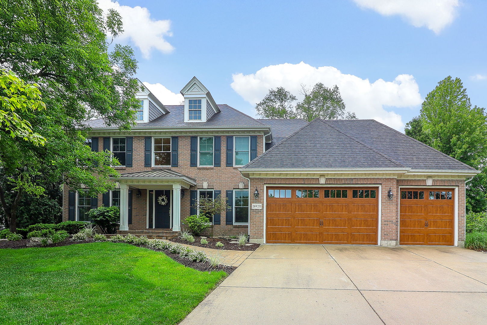 26W231 Tuckaway Court