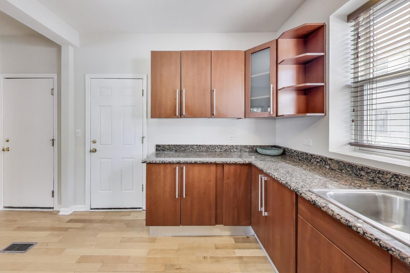 3109 W Argyle Avenue Unit: 1