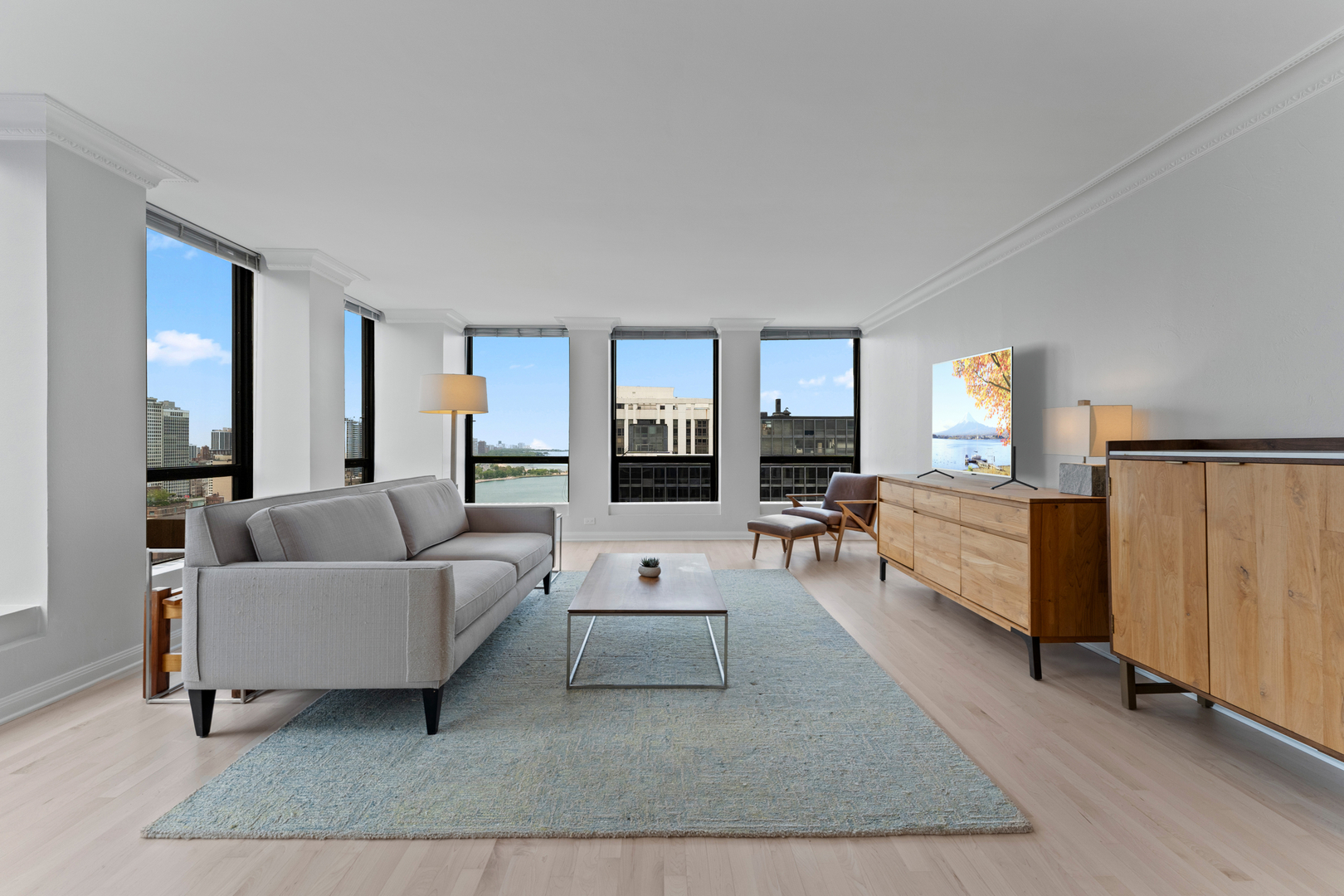 260 E Chestnut Street Unit: 3202