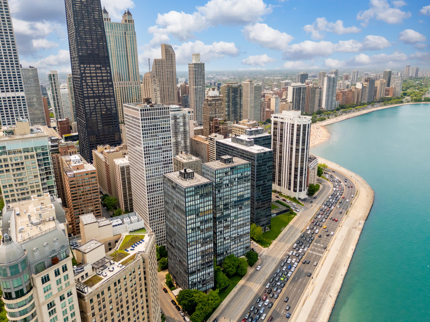 260 E Chestnut Street Unit: 3202