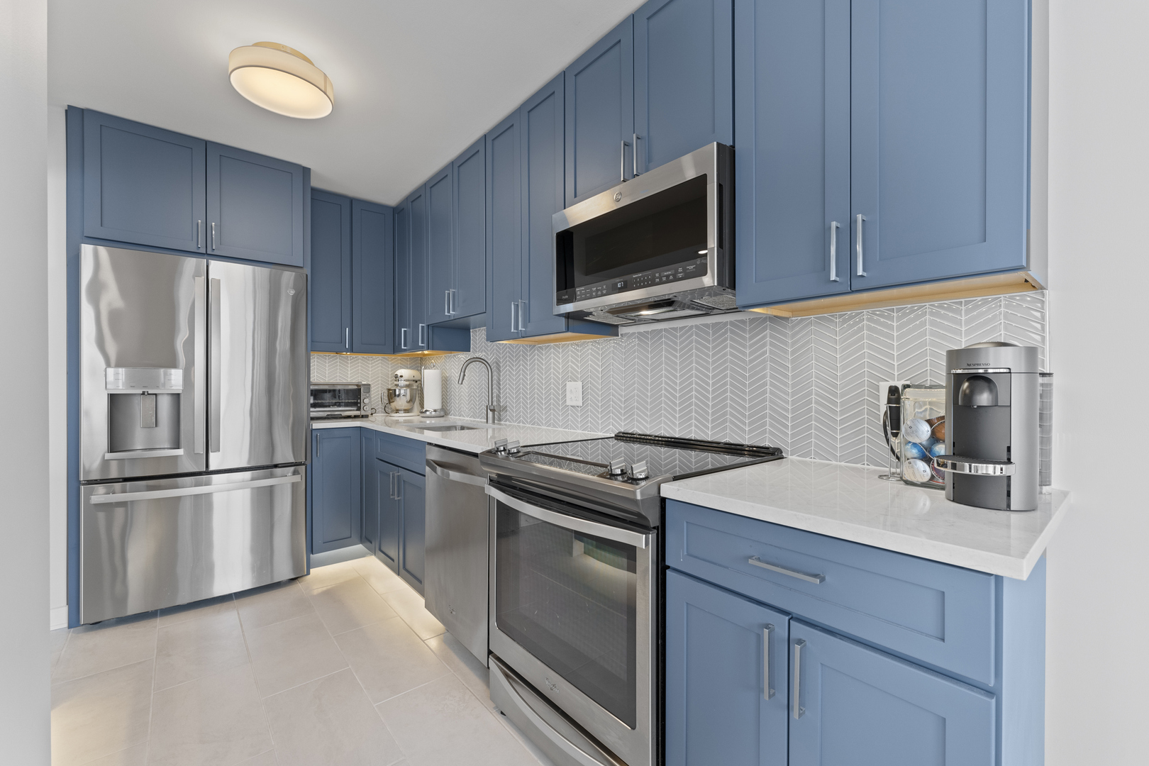 260 E Chestnut Street Unit: 3202