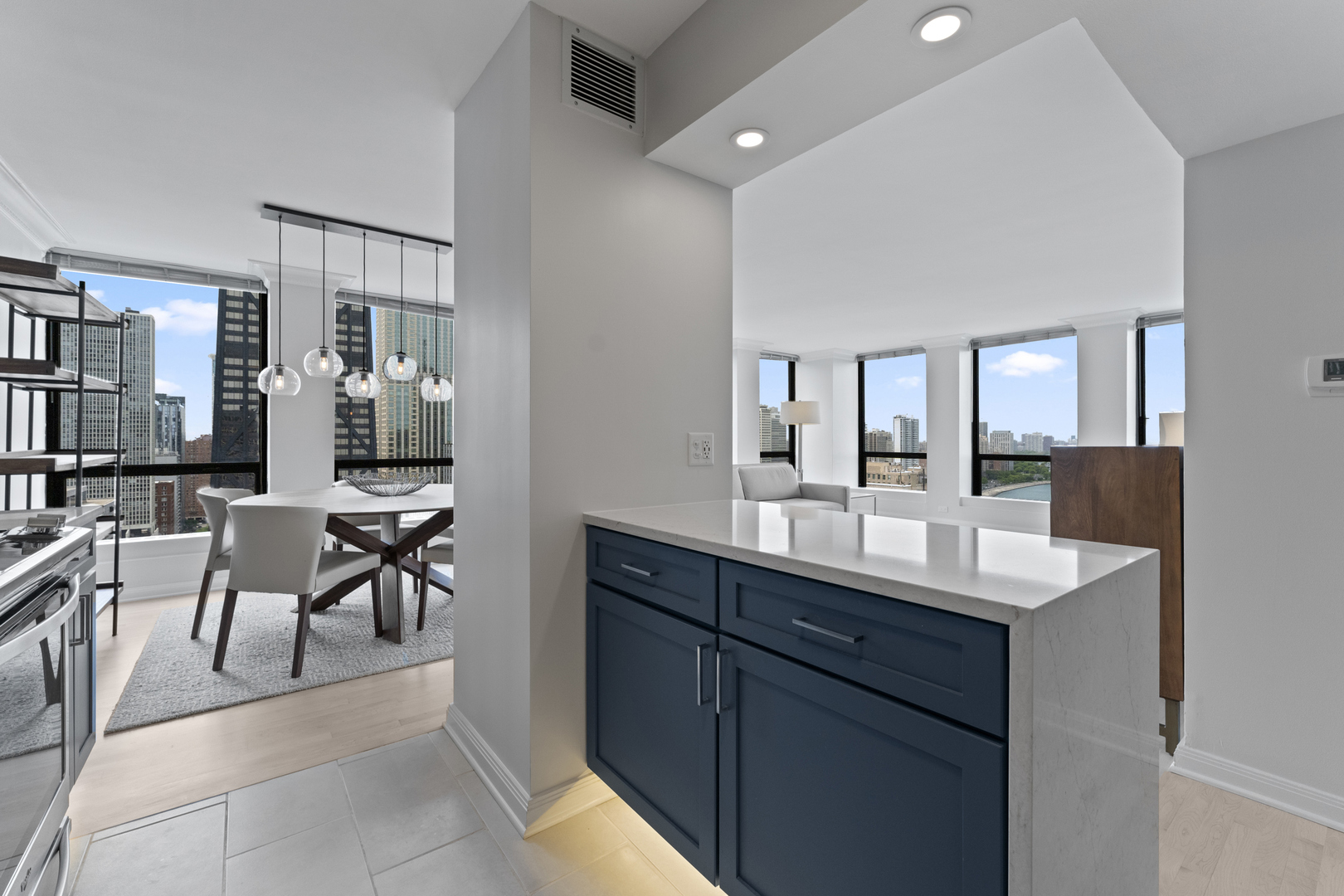 260 E Chestnut Street Unit: 3202