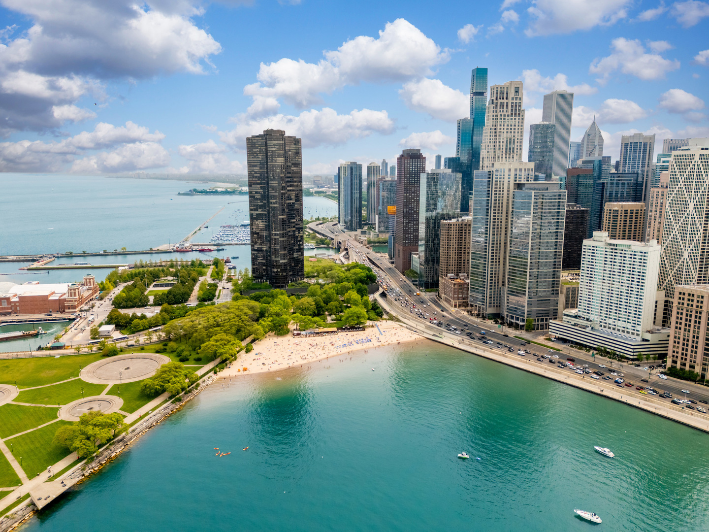 260 E Chestnut Street Unit: 3202