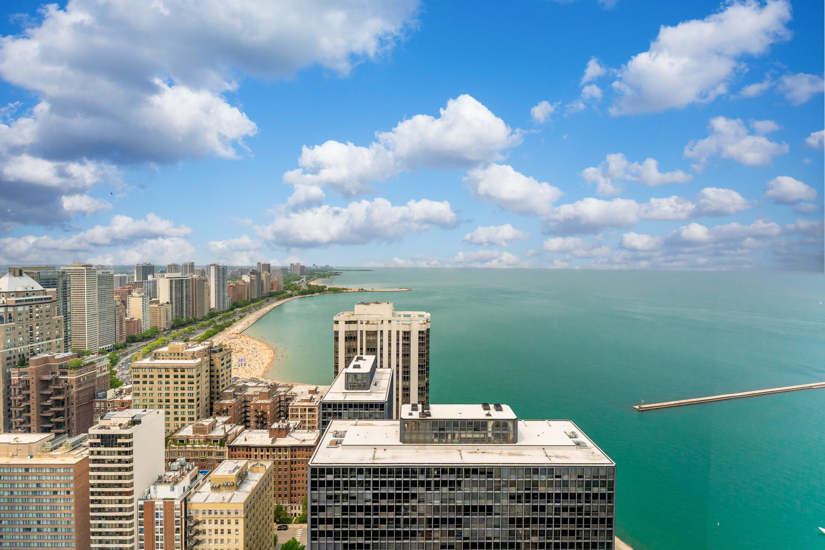 260 E Chestnut Street Unit: 3202