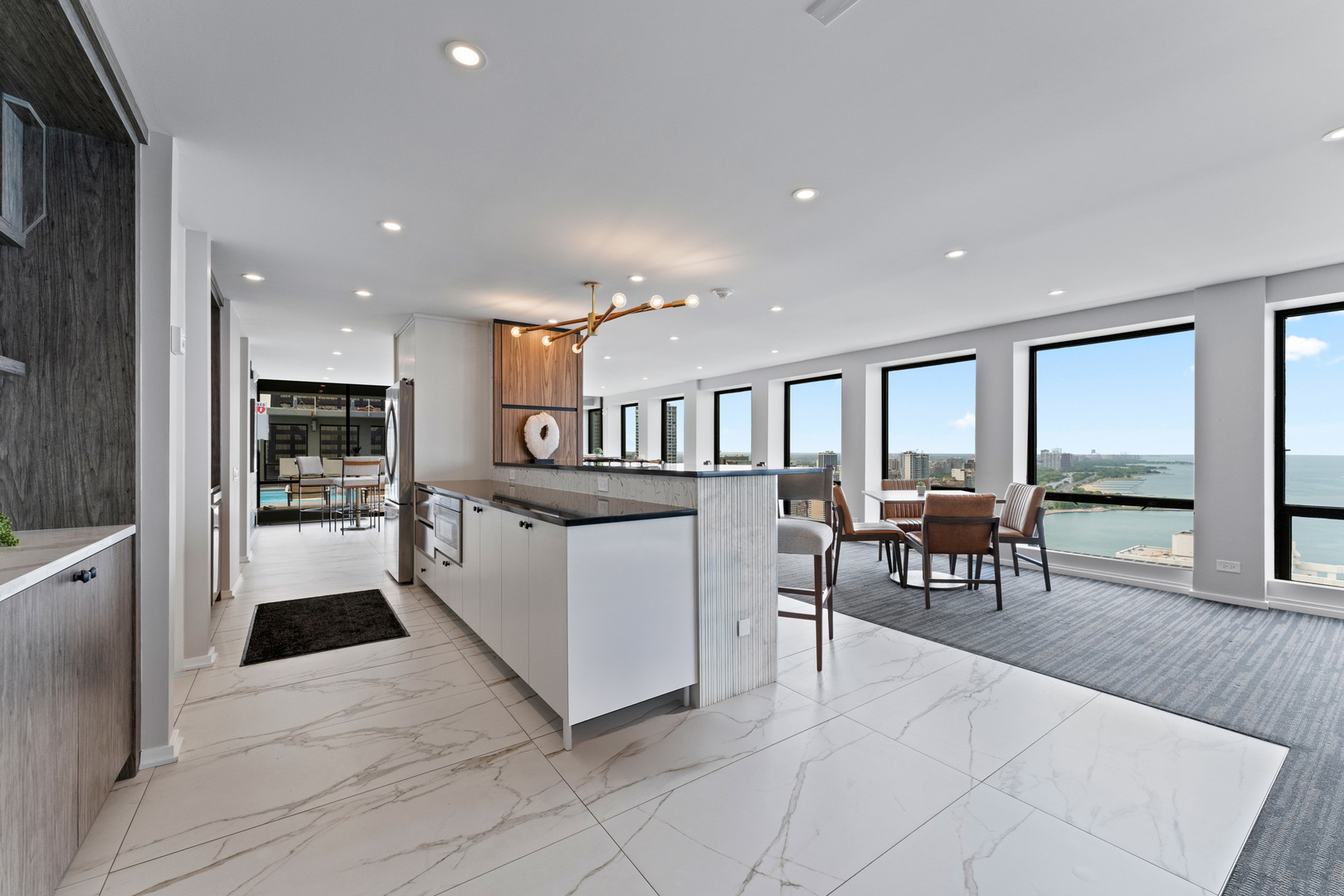 260 E Chestnut Street Unit: 3202