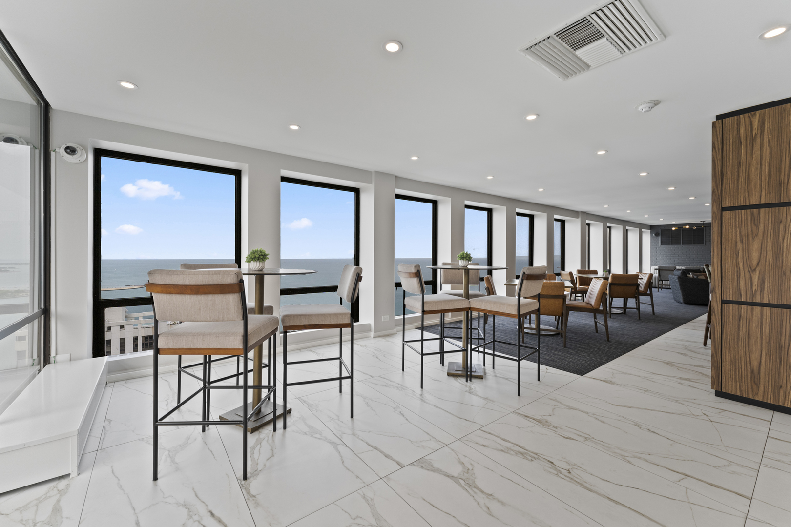 260 E Chestnut Street Unit: 3202