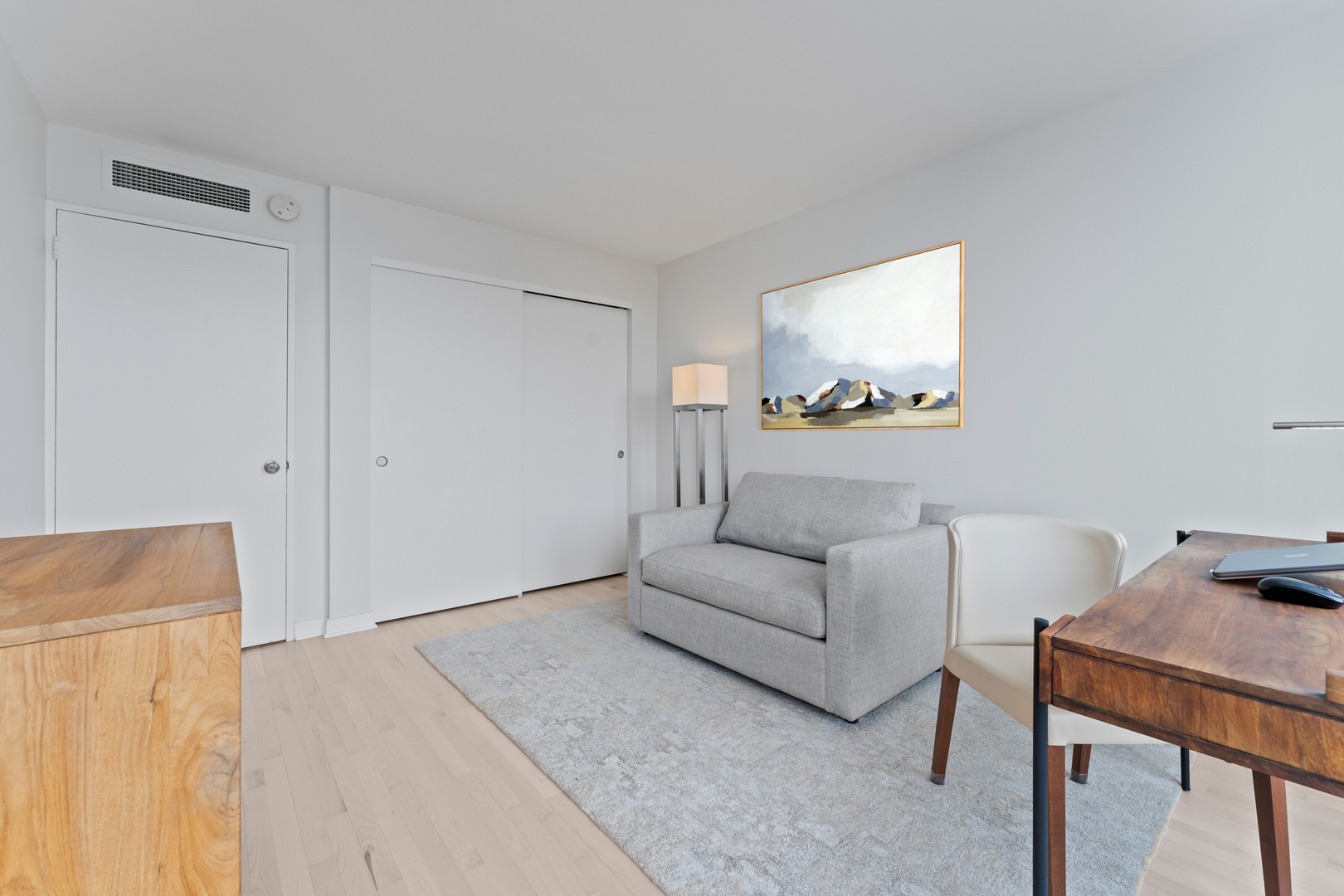 260 E Chestnut Street Unit: 3202