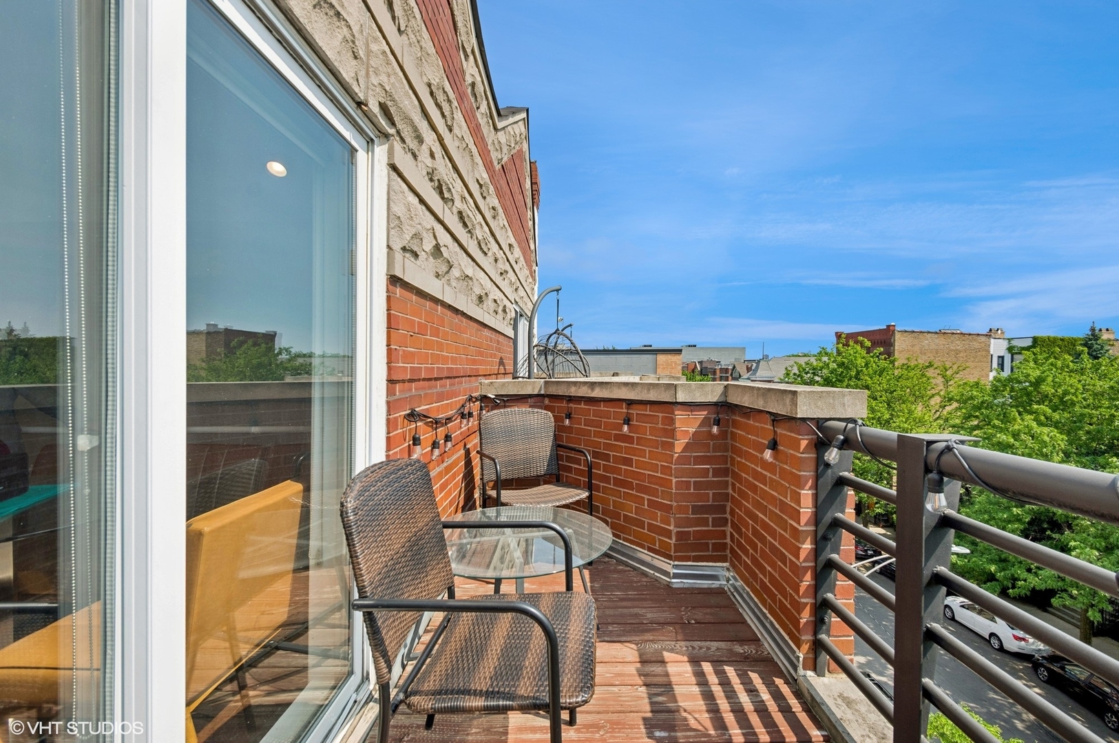 1444 N Bosworth Avenue Unit: 3S
