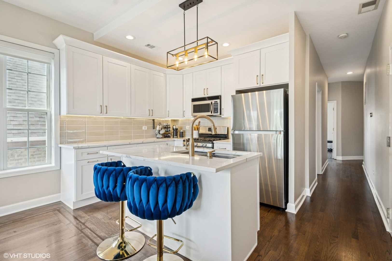 1444 N Bosworth Avenue Unit: 3S