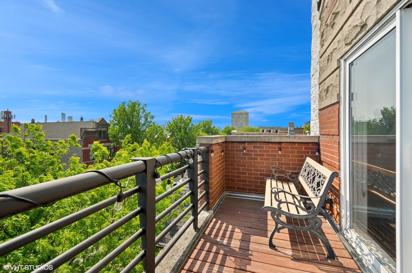 1444 N Bosworth Avenue Unit: 3S