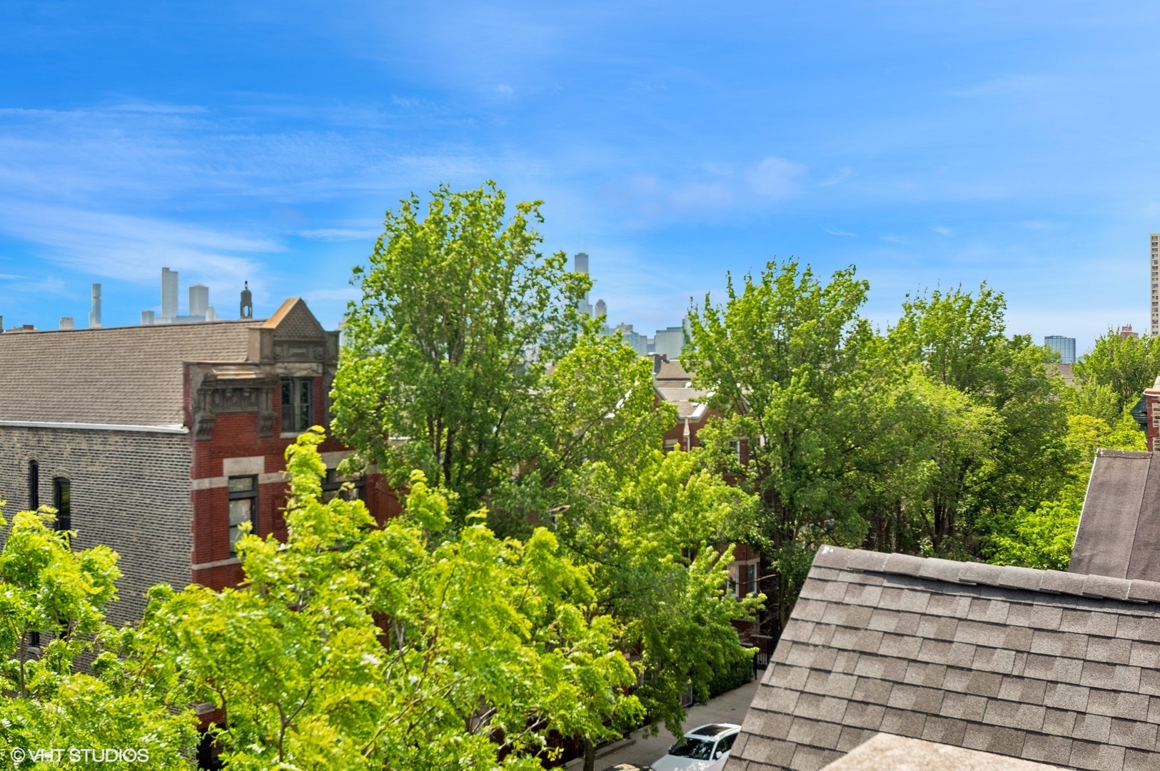 1444 N Bosworth Avenue Unit: 3S