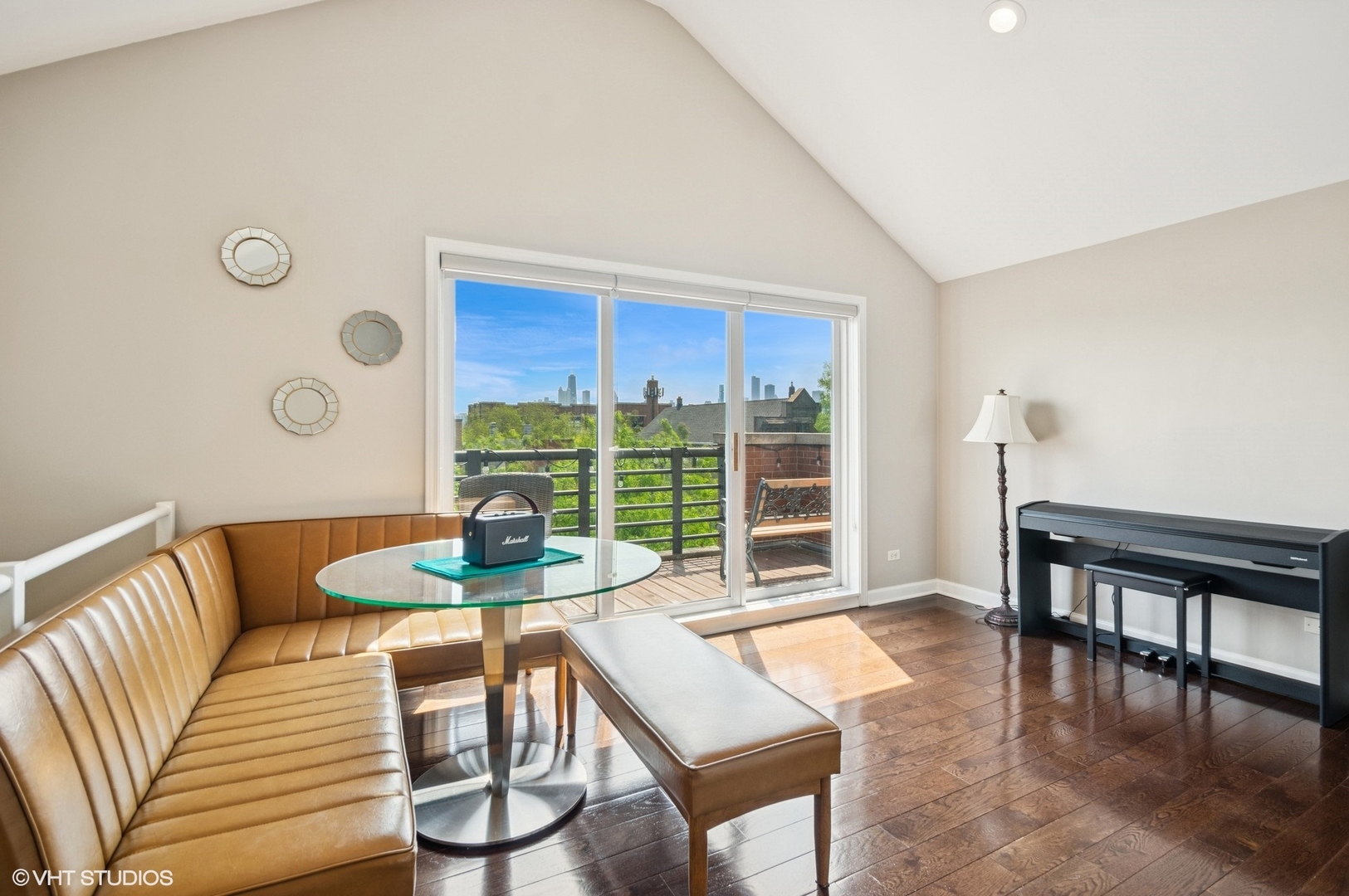 1444 N Bosworth Avenue Unit: 3S