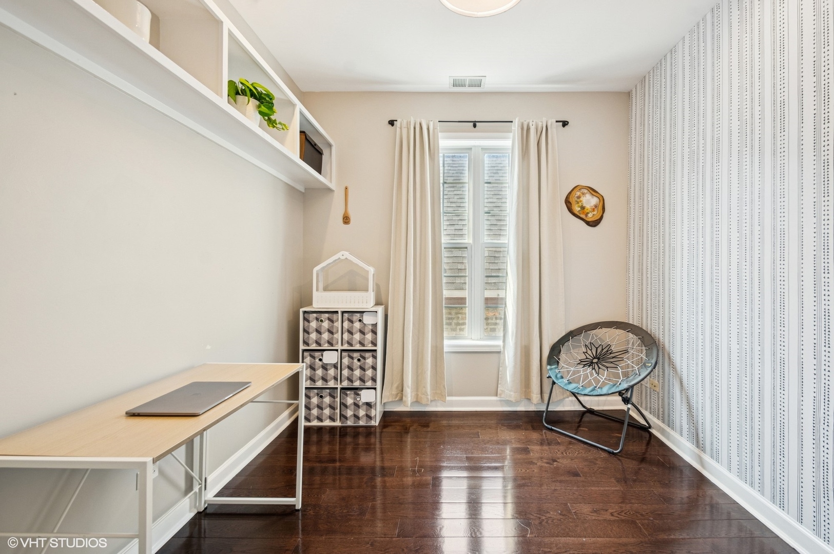 1444 N Bosworth Avenue Unit: 3S