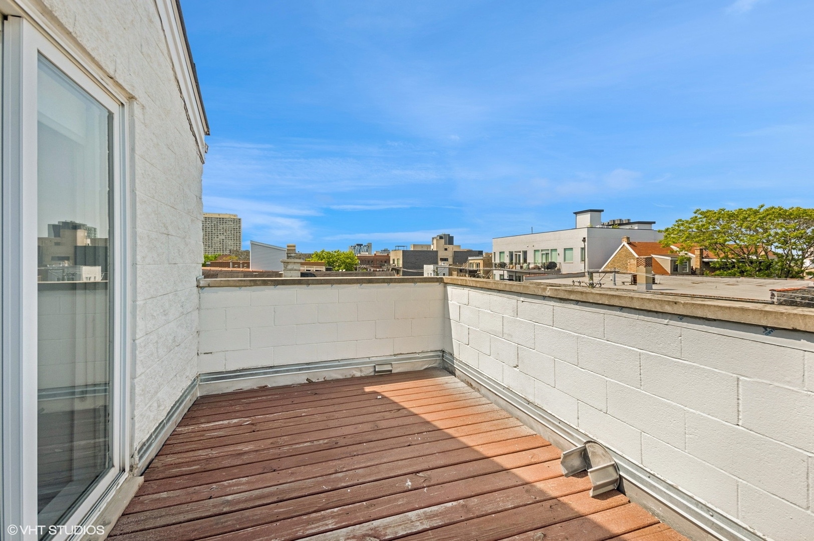1444 N Bosworth Avenue Unit: 3S