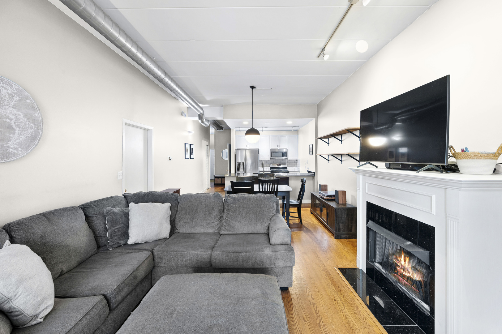 847 W Monroe Street Unit: 2B
