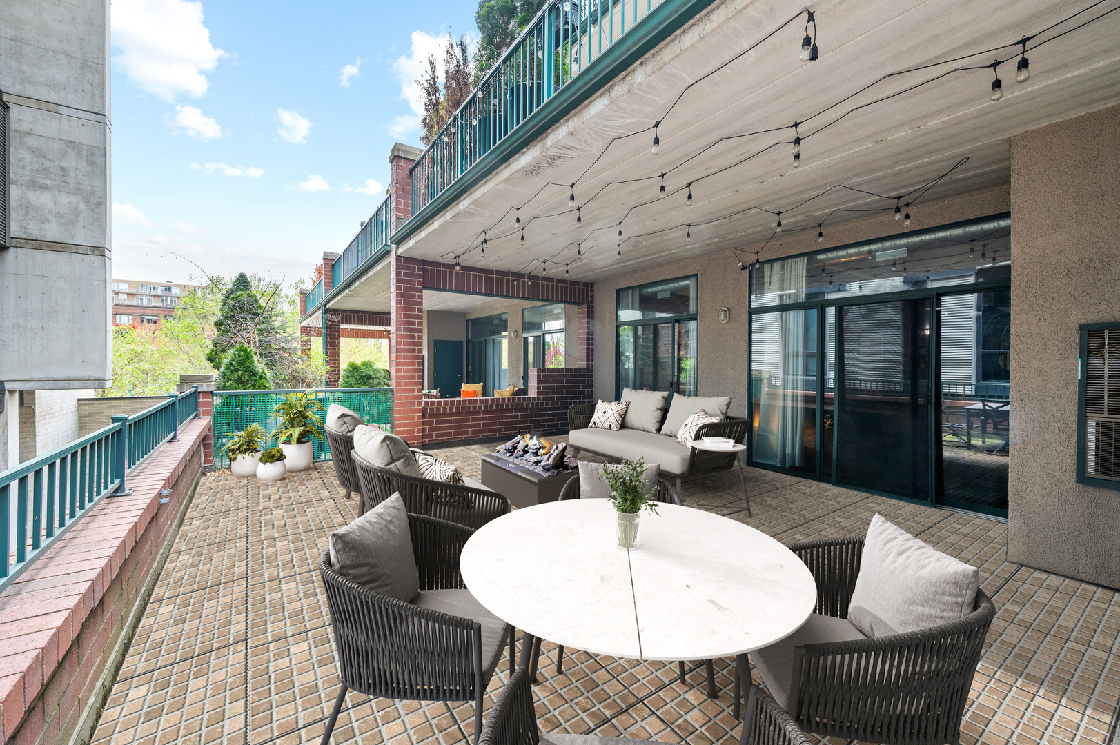 847 W Monroe Street Unit: 2B