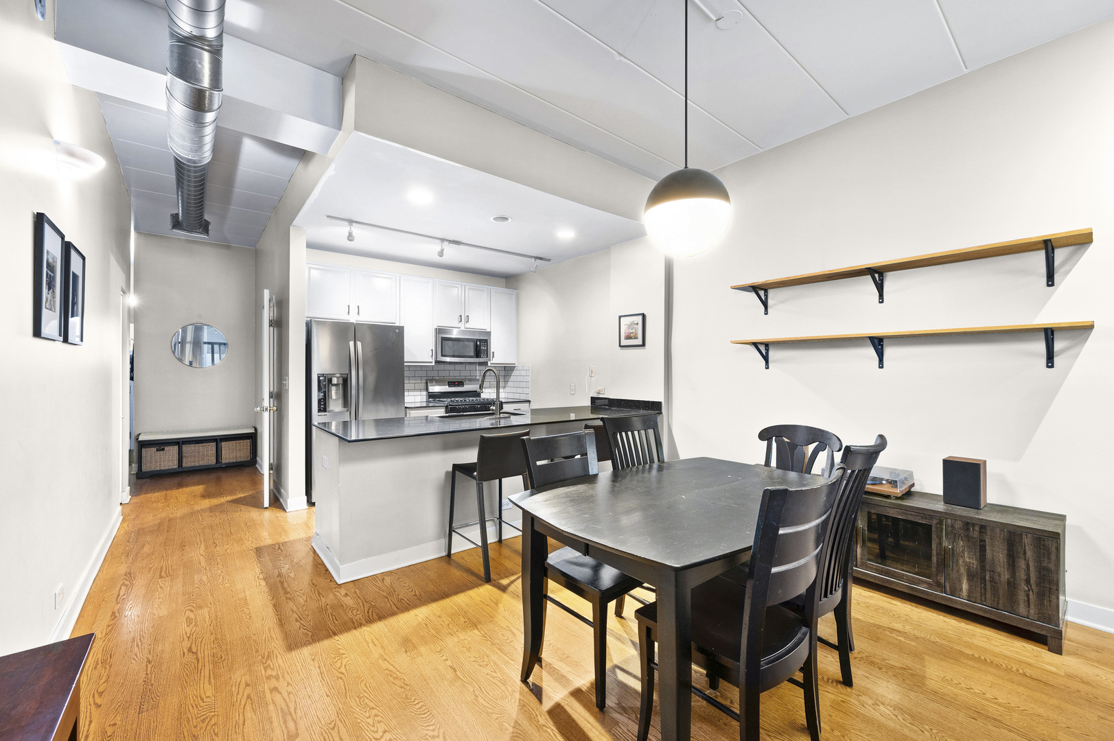 847 W Monroe Street Unit: 2B