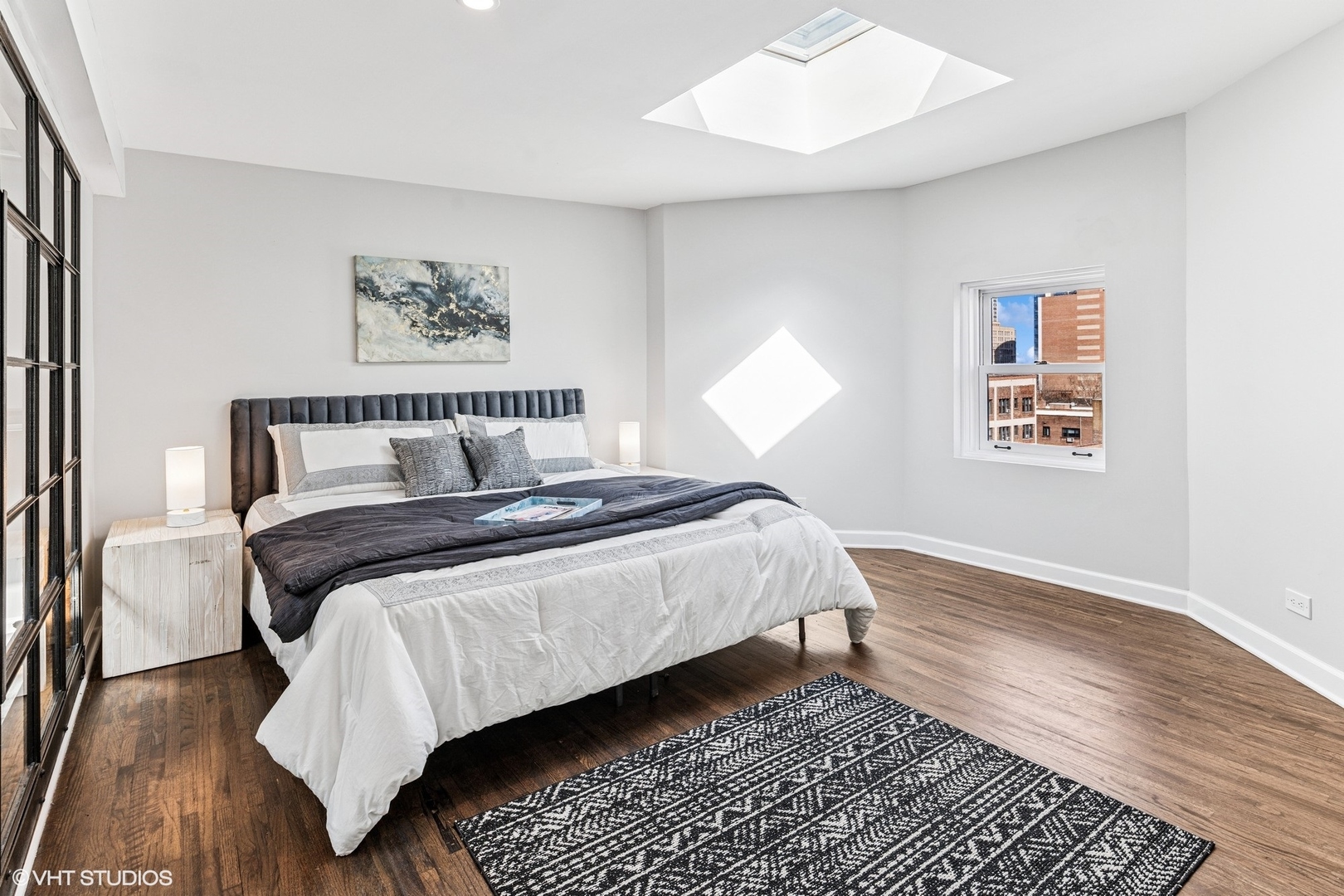 550 W SURF Street Unit: 524