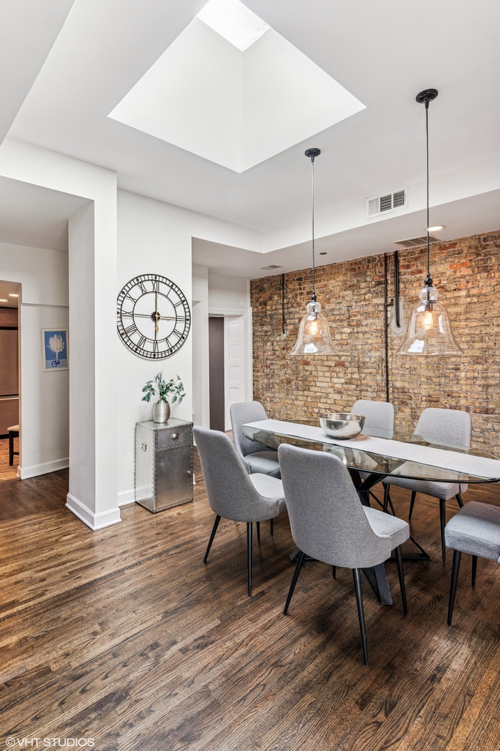 550 W SURF Street Unit: 524