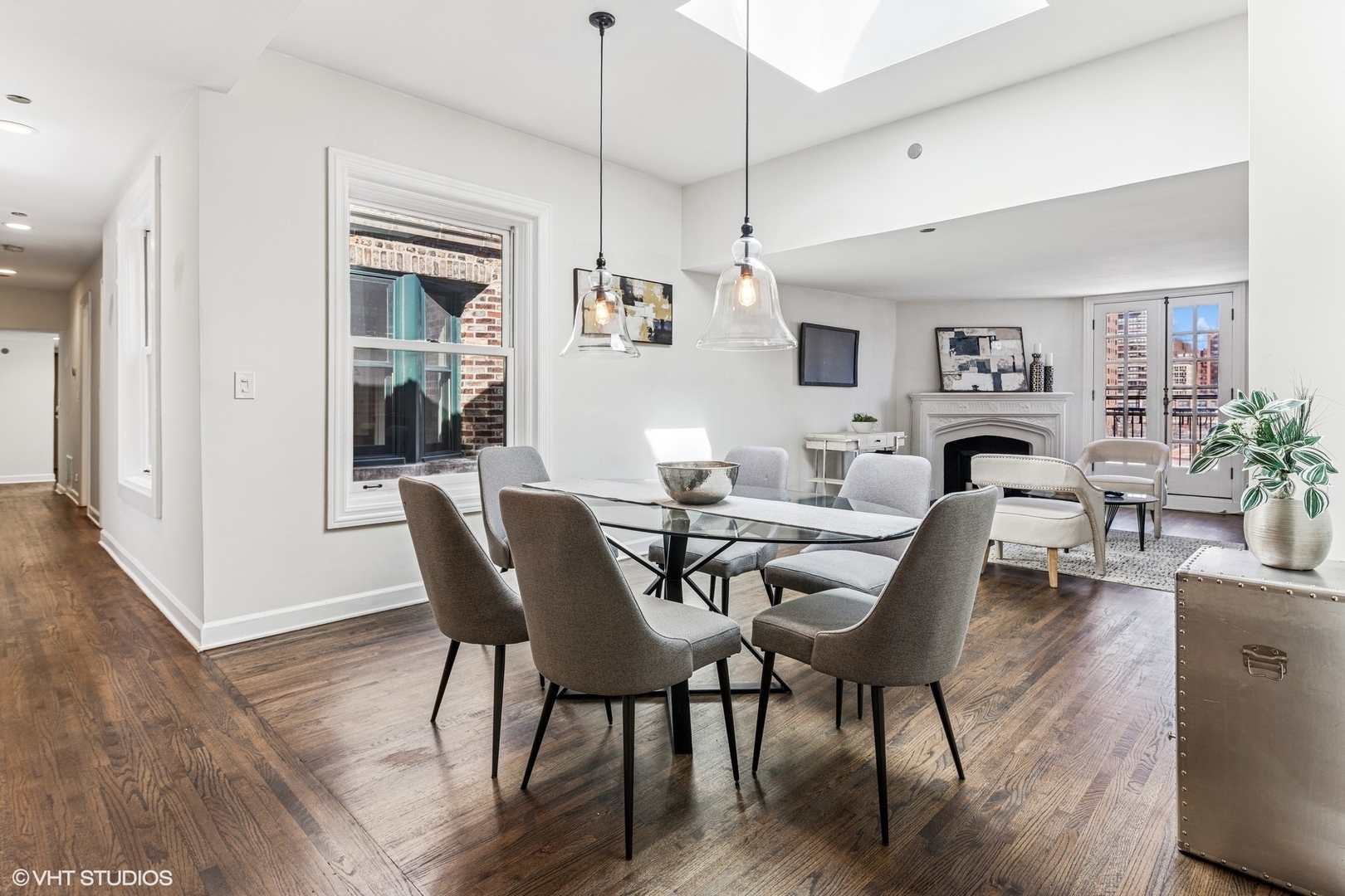 550 W SURF Street Unit: 524