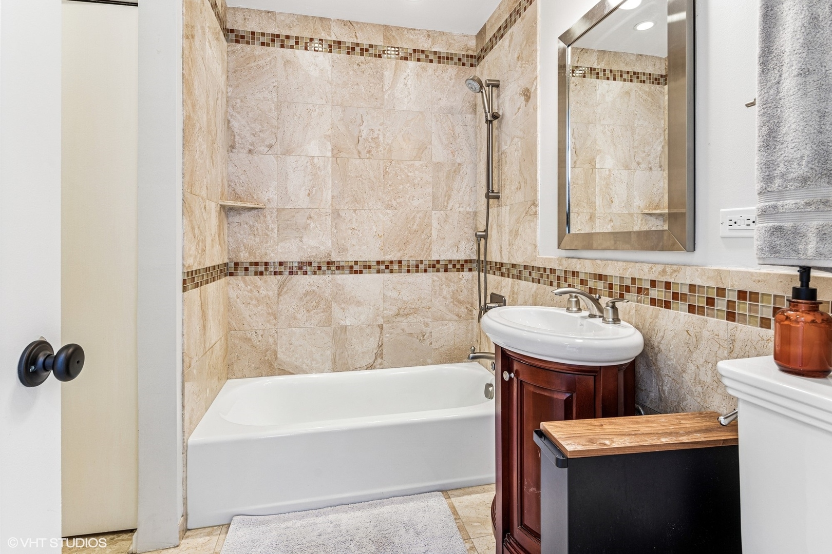 550 W SURF Street Unit: 524