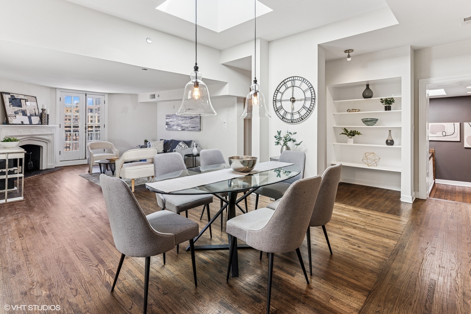 550 W SURF Street Unit: 524