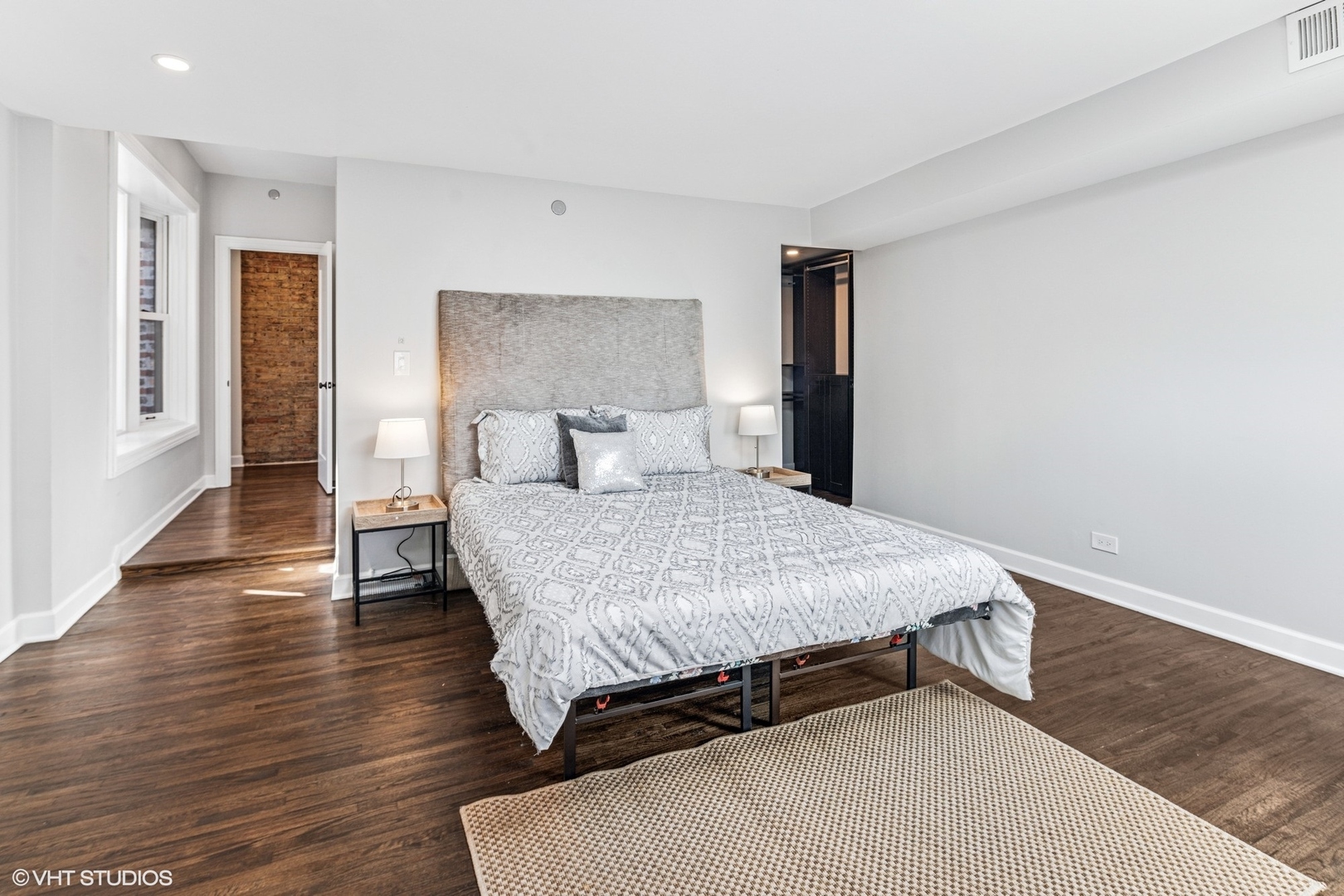 550 W SURF Street Unit: 524