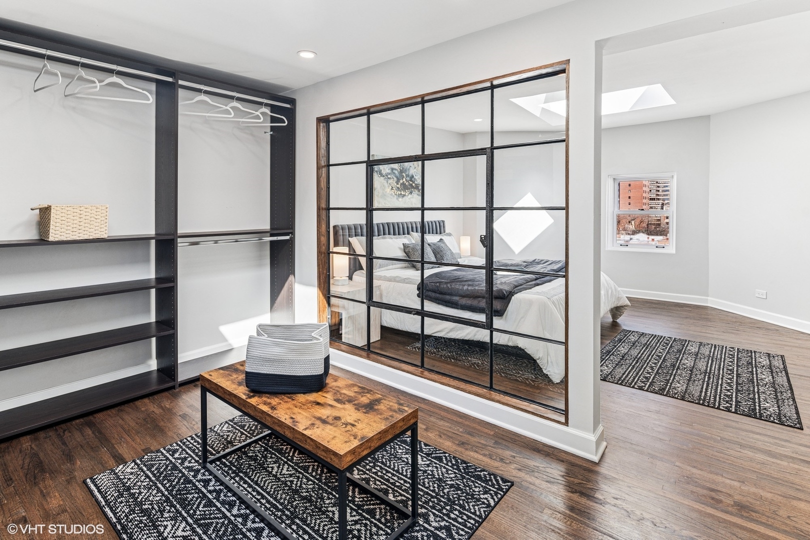 550 W SURF Street Unit: 524